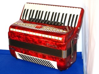 Baile Clansman Red pearloid finish with electric bass